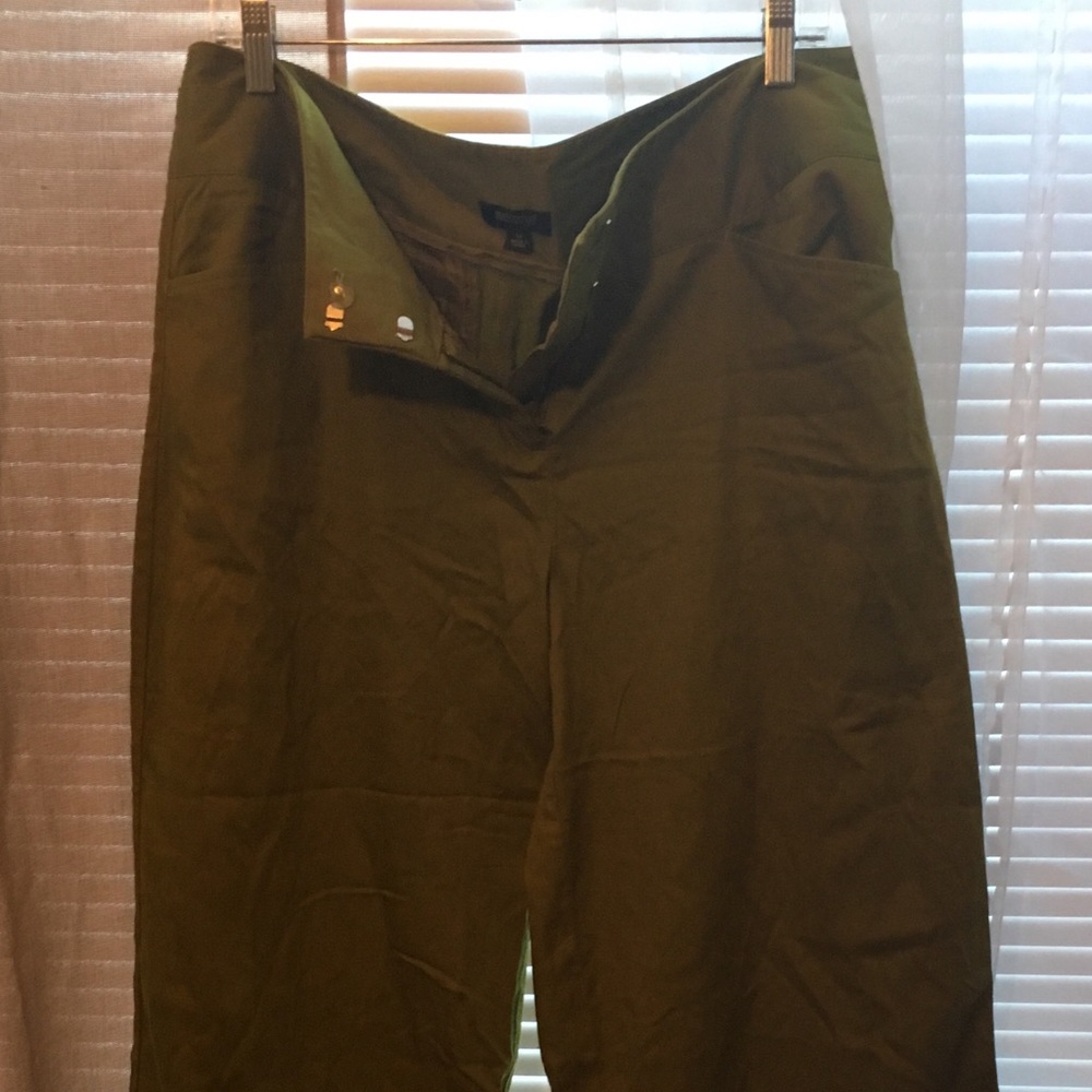 Weekend fun or work fun mid calf pants